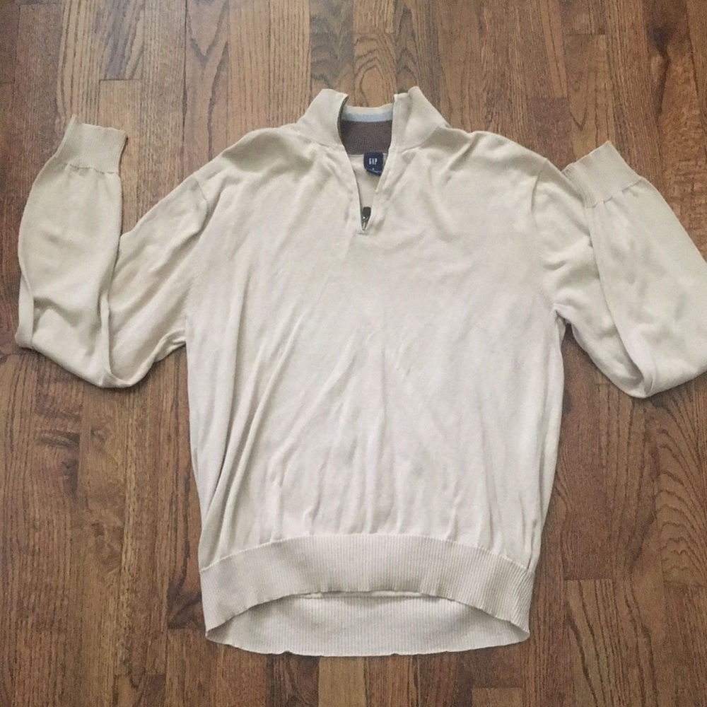 Gap. Men's small pullover.